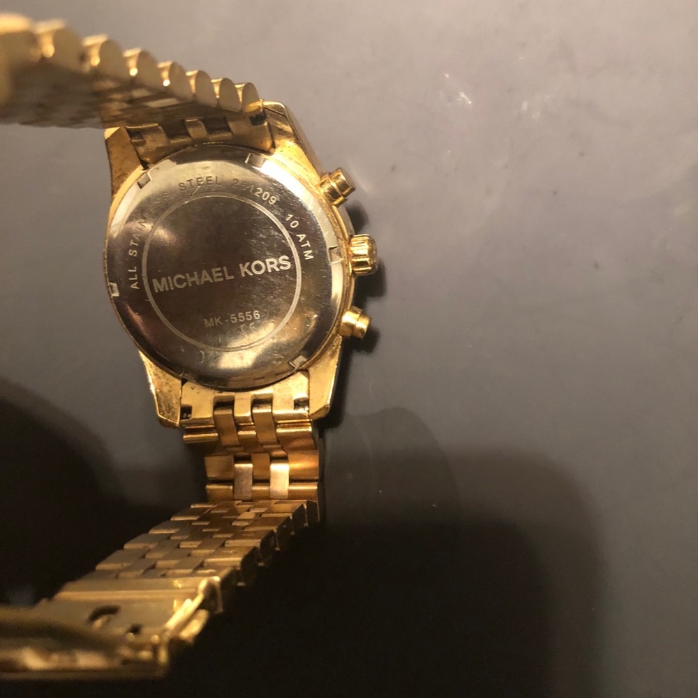 Michael Kors Gold Watch - Picture 6 of 6